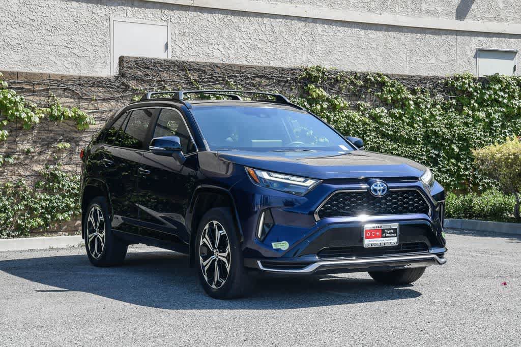 Used 2023 Toyota RAV4 XSE w/ Weather Package AWD/4WD video 3