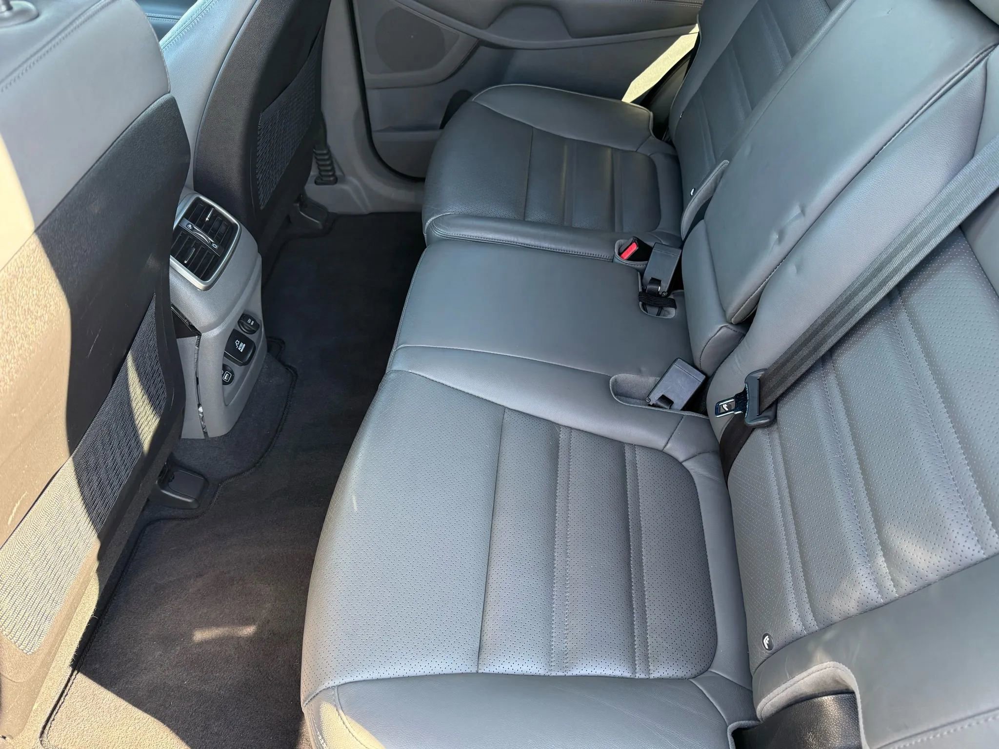 Used 2016 Kia Sorento EX w/ EX Premium Package image 16