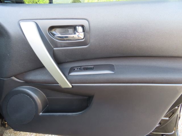 Used 2013 Nissan Rogue SV image 32