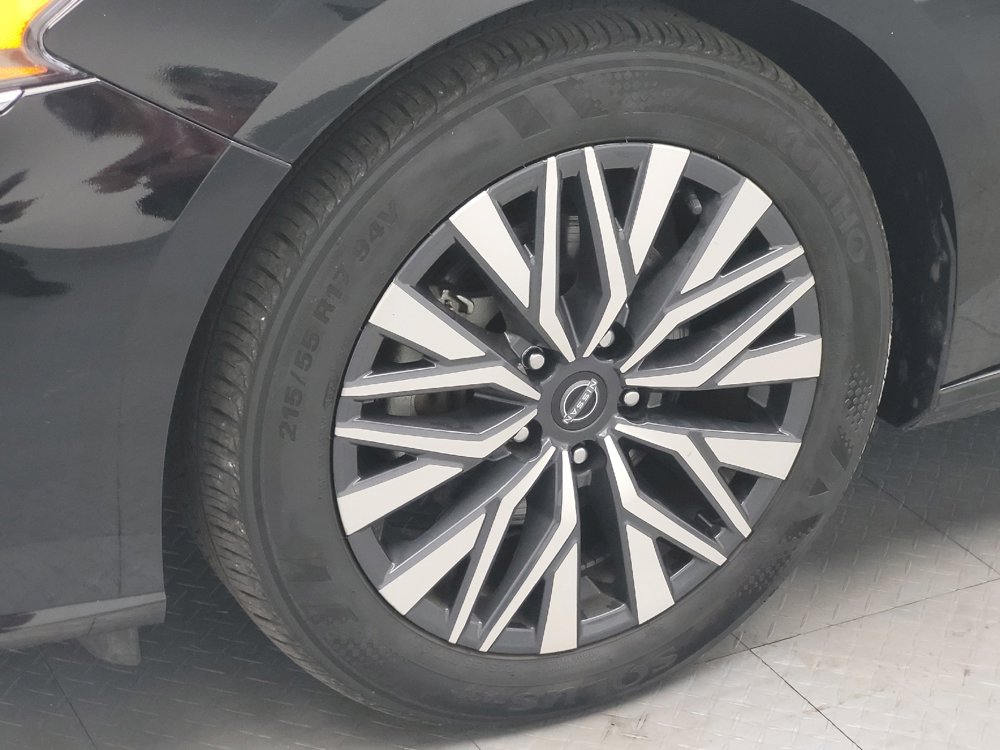 Used 2024 Nissan Altima 2.5 SV image 31