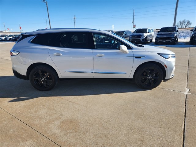 Used 2023 Buick Enclave Essence w/ Experience Buick Package FWD image 2