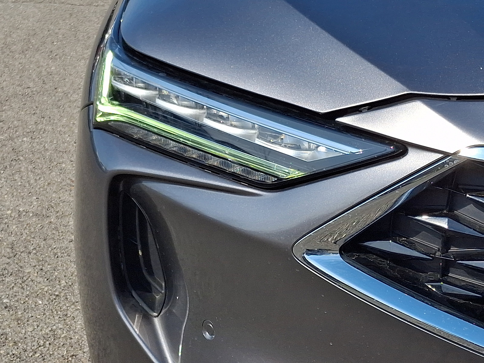 Used 2023 Acura MDX SH-AWD w/ Technology Package image 9