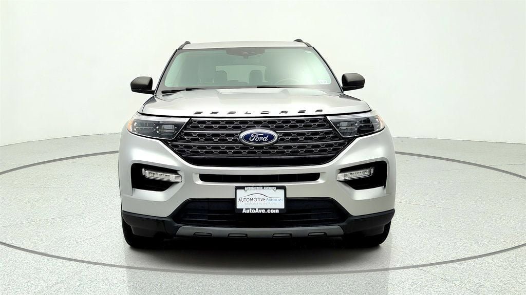 Used 2021 Ford Explorer XLT w/ Equipment Group 202A AWD/4WD image 2