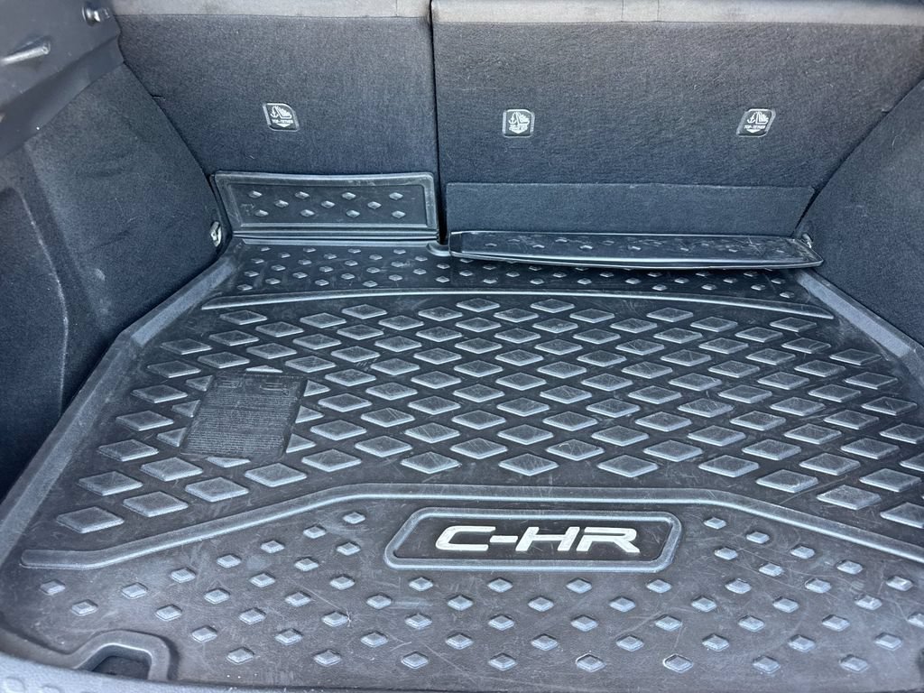 Used 2019 Toyota C-HR LE FWD image 18