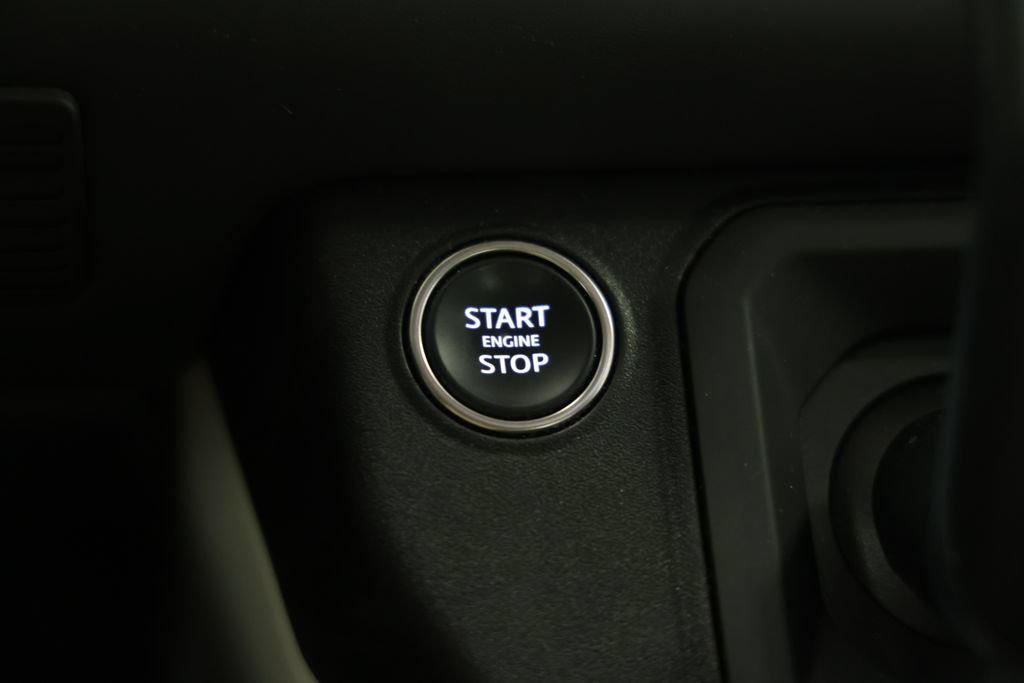 Used 2023 Land Rover Defender 130 SE AWD/4WD image 33