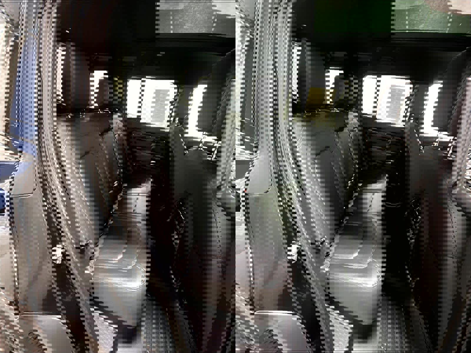 Used 2025 Land Rover Defender 110 S image 16