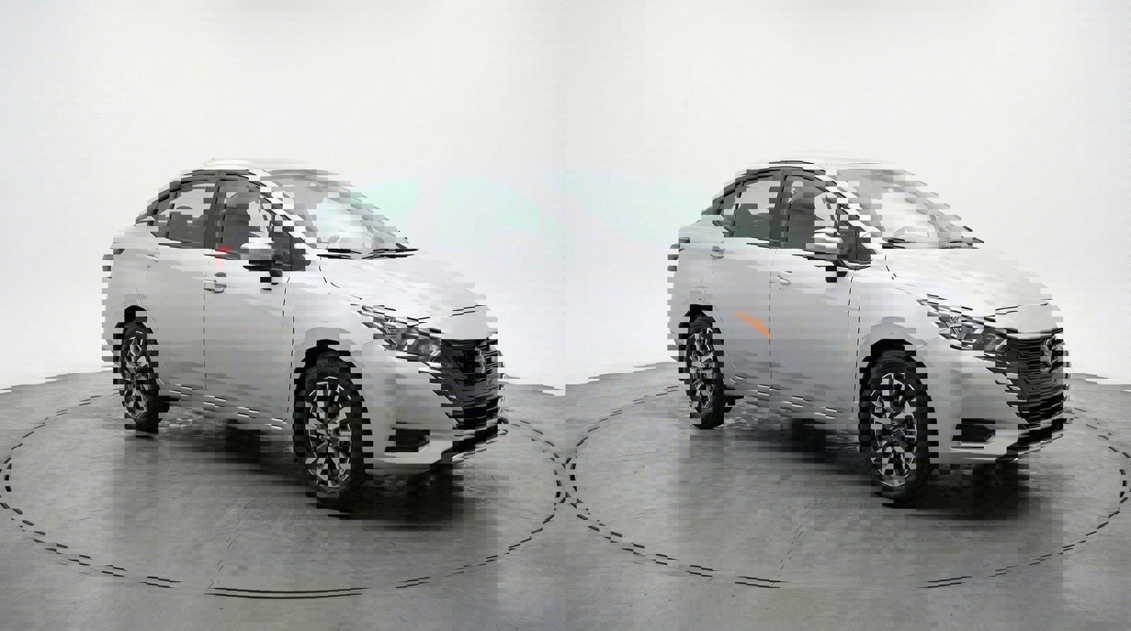 Used 2025 Nissan Versa SV image 1