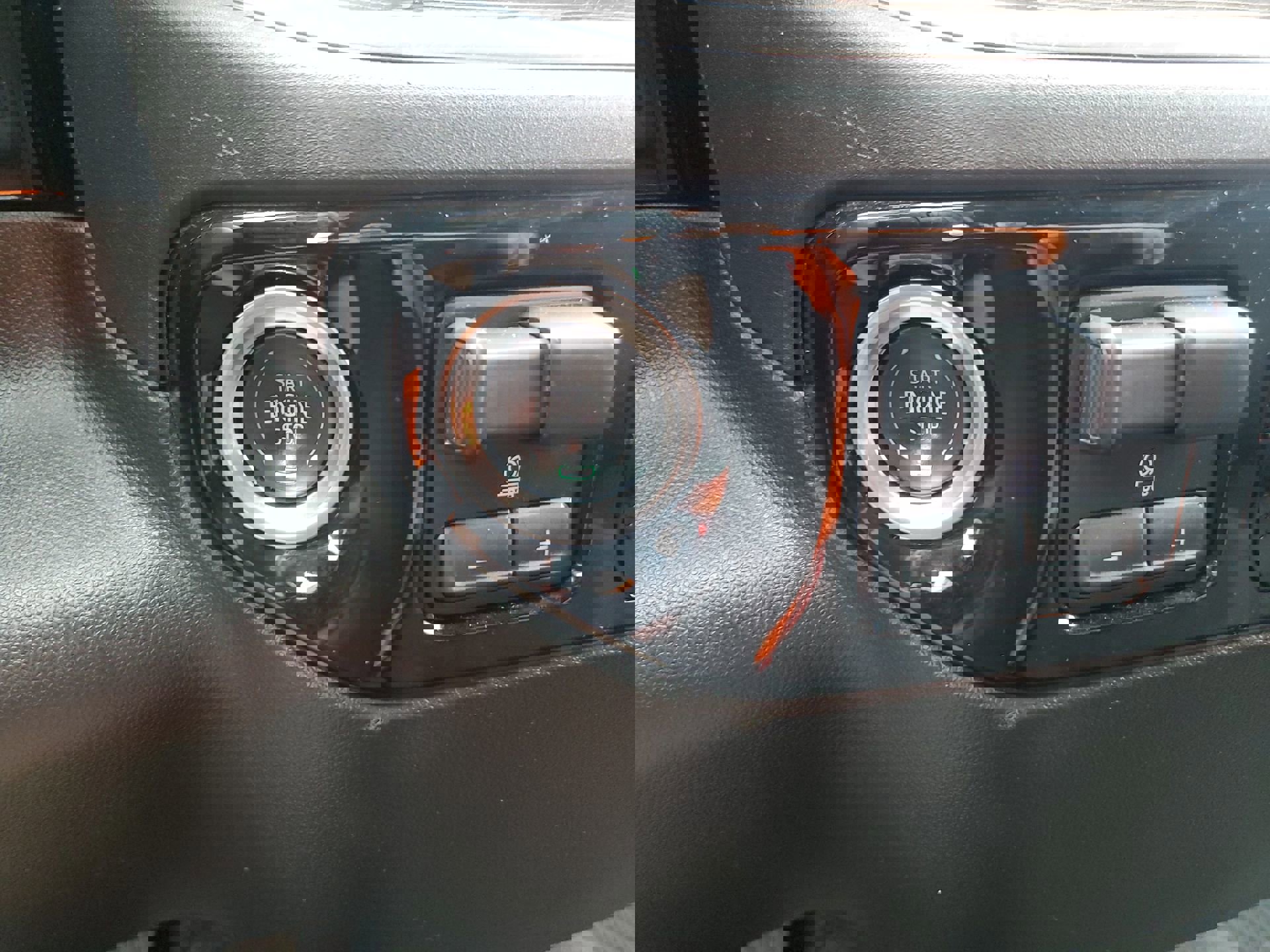 Used 2024 Chevrolet Silverado 2500 LT w/ Convenience Package image 25