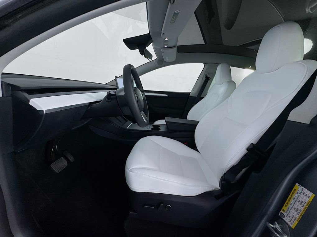 Used 2025 Tesla Model Y Long Range image 12
