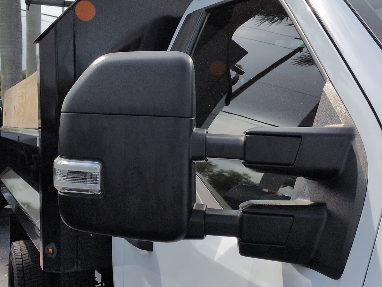 Used 2023 Ford F550 4x4 Regular Cab Super Duty image 12
