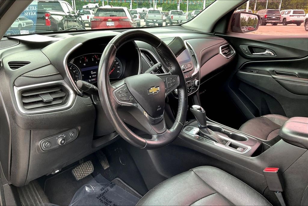 Used 2020 Chevrolet Equinox Premier w/ Premier Redline Edition FWD image 13