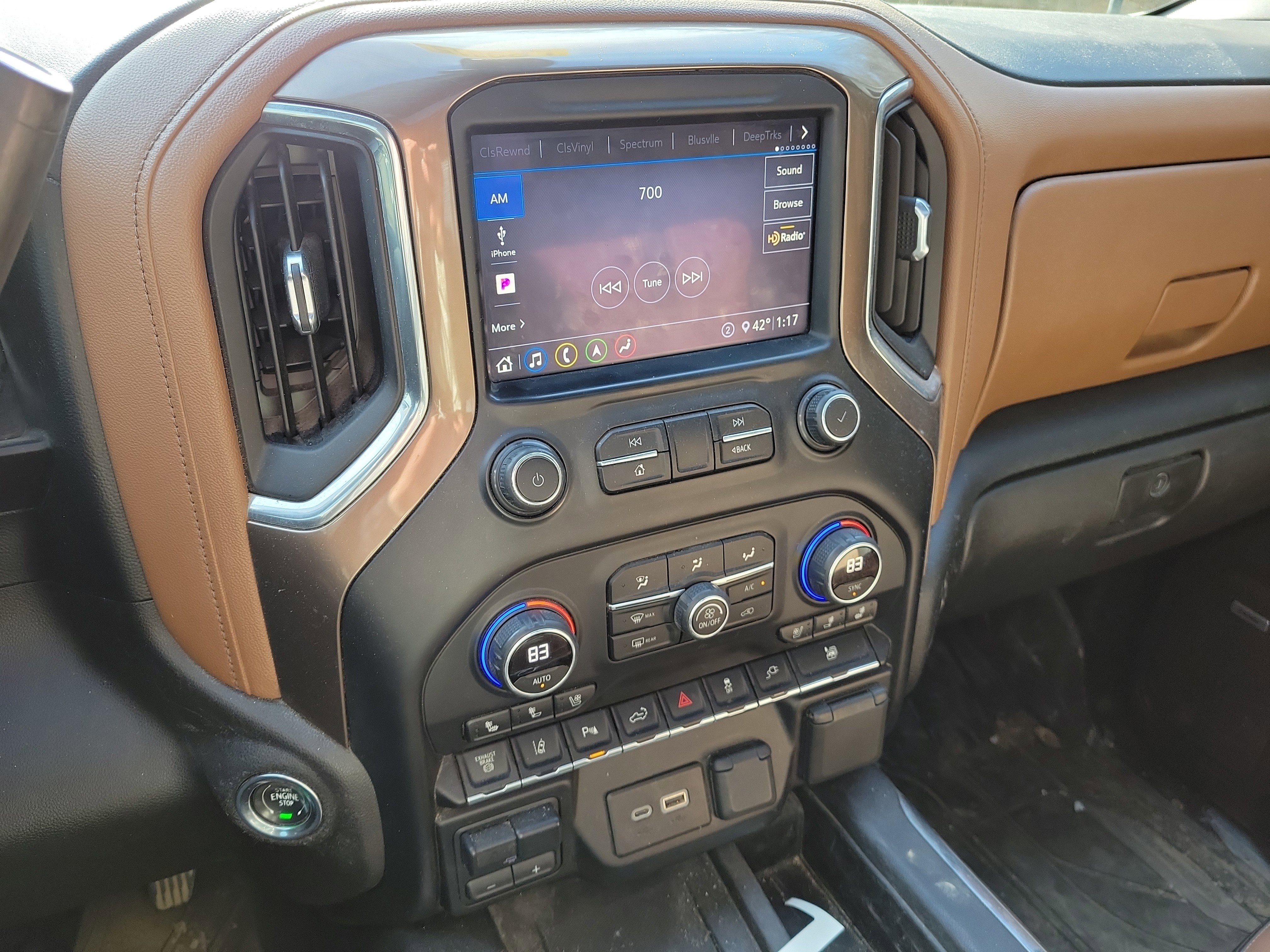 Used 2020 Chevrolet Silverado 2500 High Country image 23