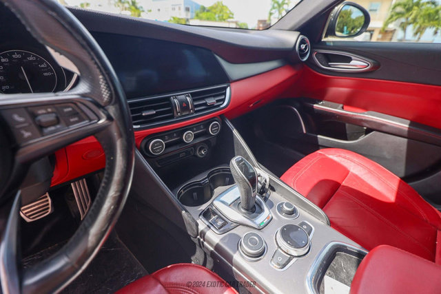 Used 2020 Alfa Romeo Giulia w/ Quick Order Package 22K Sport image 40