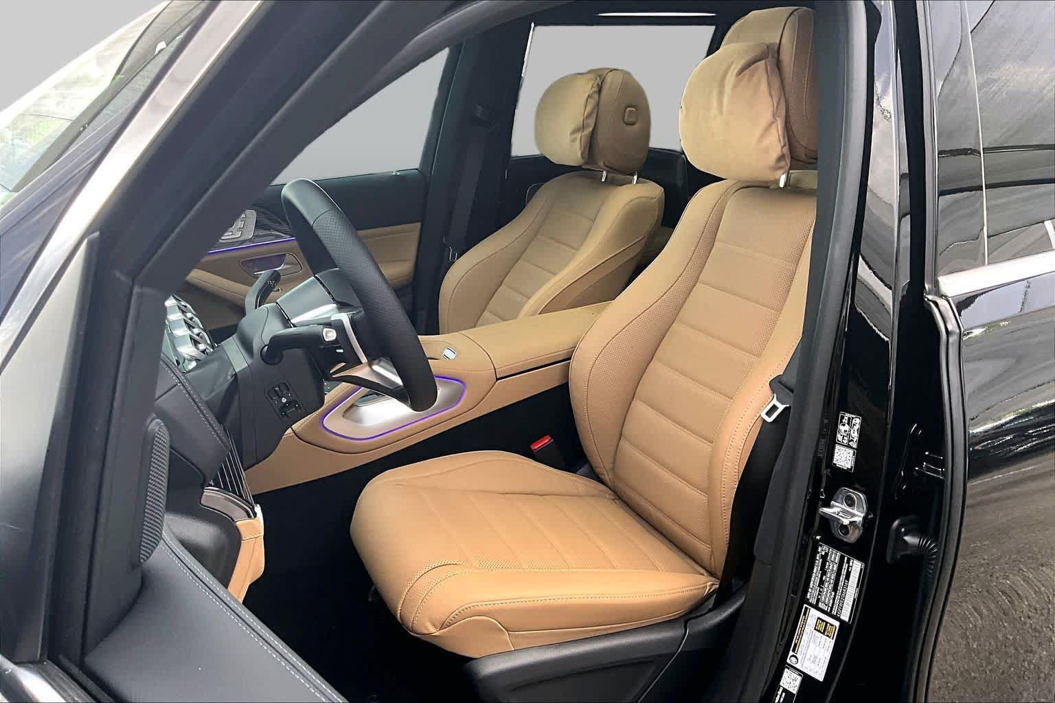 New 2026 Mercedes-Benz GLS 580 4MATIC image 17