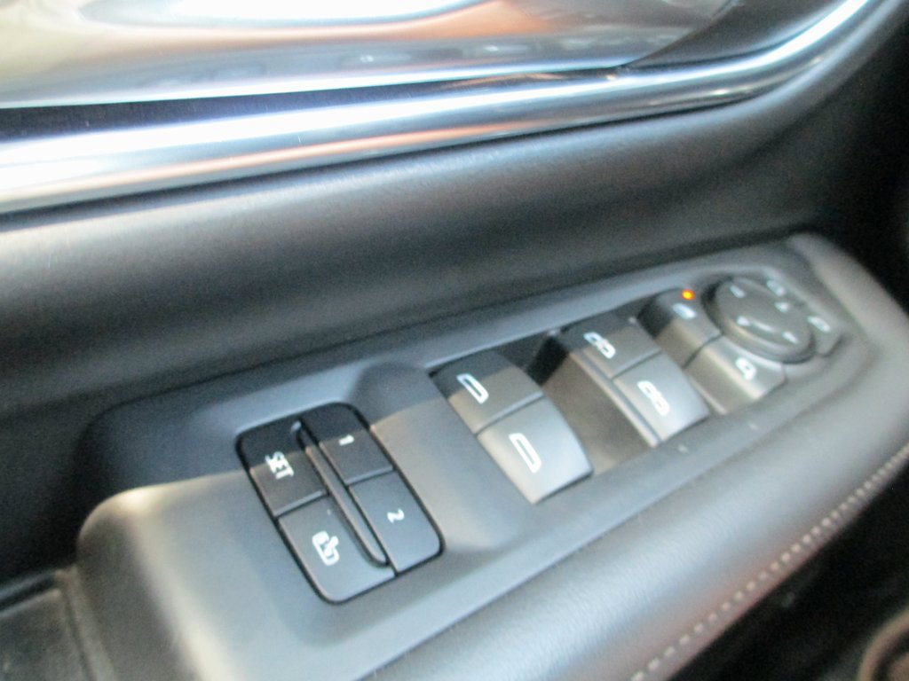 Certified 2023 GMC Yukon XL SLT w/ SLT Premium Package image 28