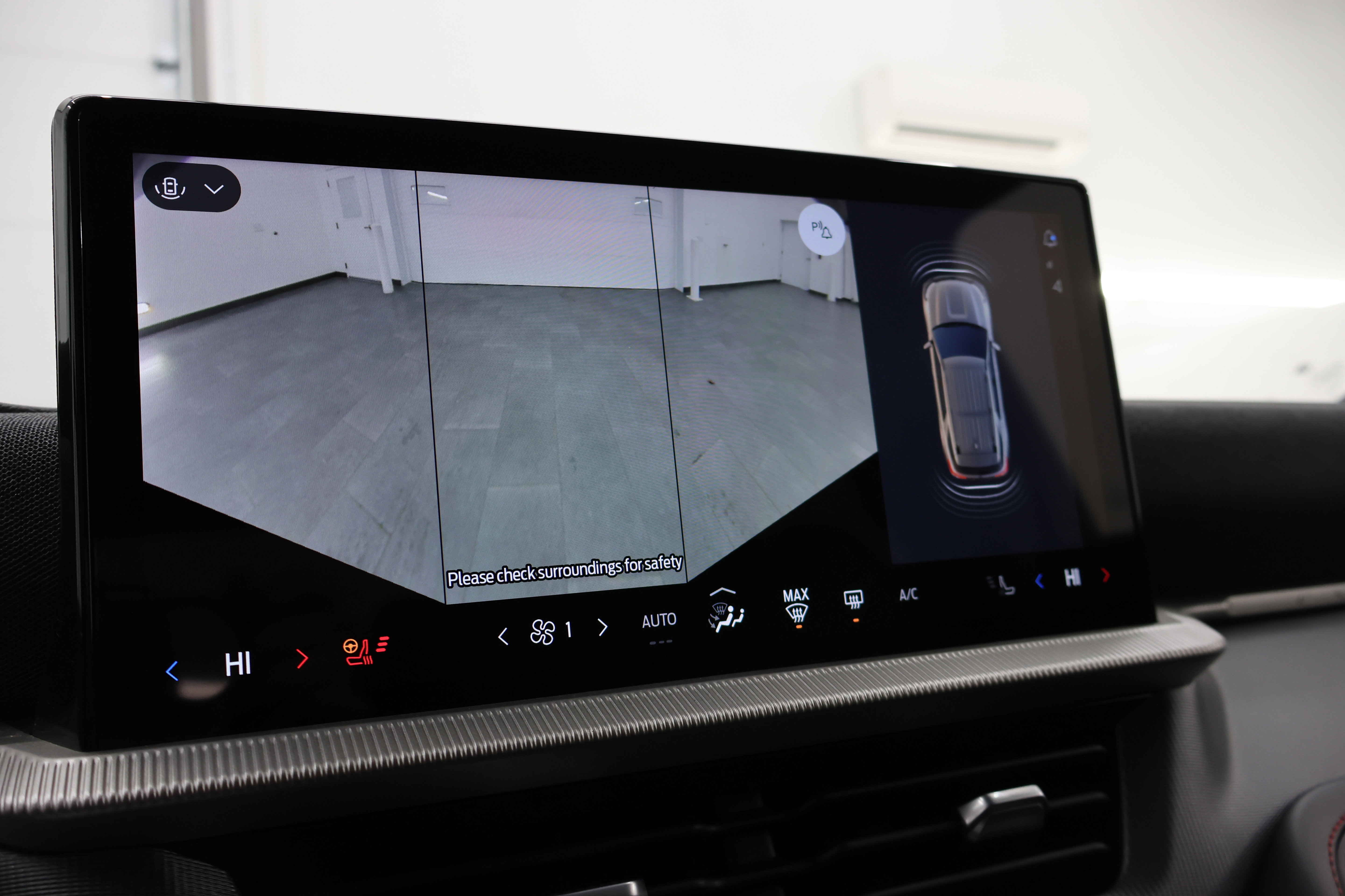 Used 2025 Ford Explorer ST-Line image 19