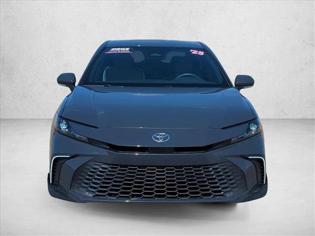 Used 2025 Toyota Camry SE w/ Convenience Package FWD image 2