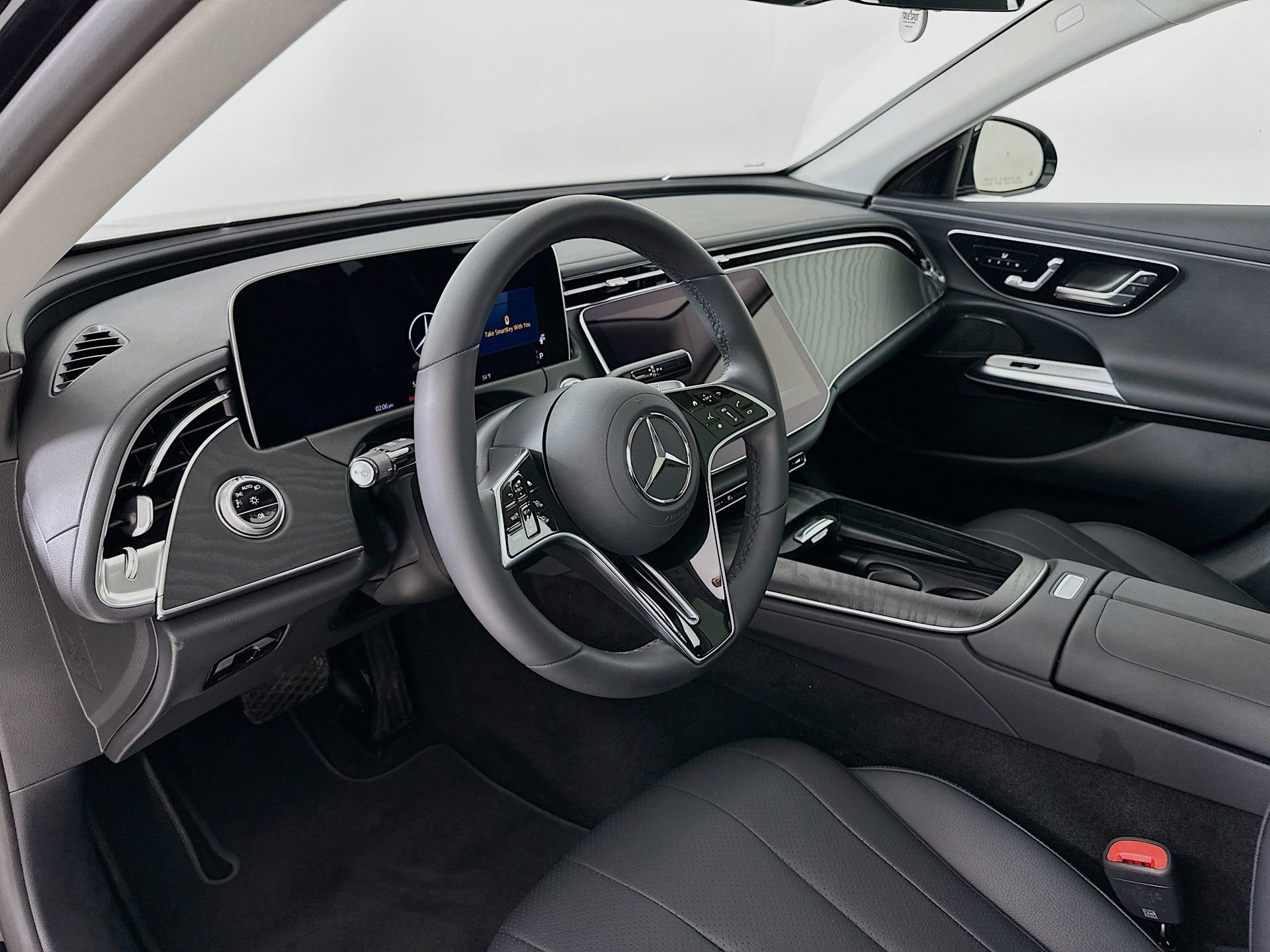 Used 2025 Mercedes-Benz E 350 Sedan image 10