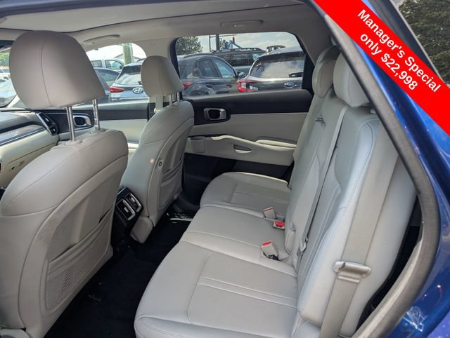 Used 2022 Kia Sorento S w/ Panoramic Sunroof Package FWD image 9