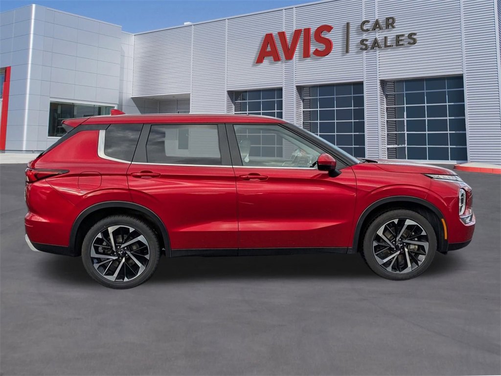 Used 2024 Mitsubishi Outlander SE image 9