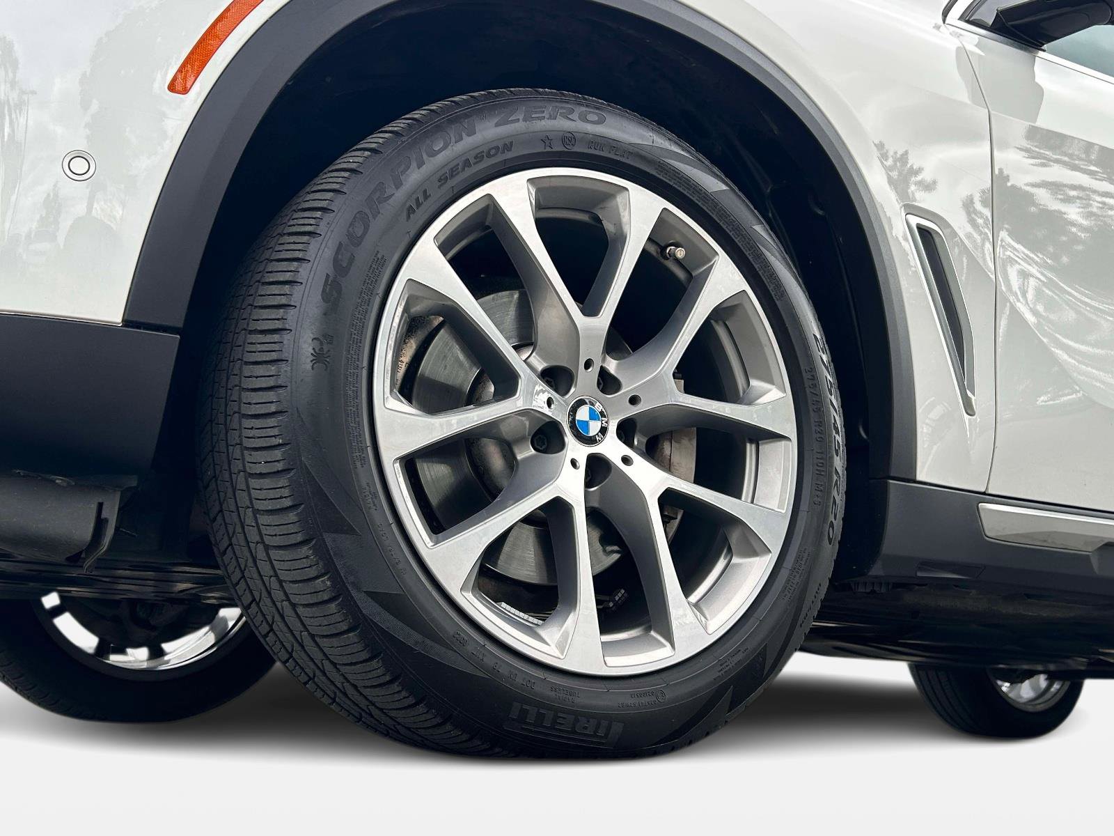 Used 2023 BMW X5 xDrive40i w/ Premium Package image 10