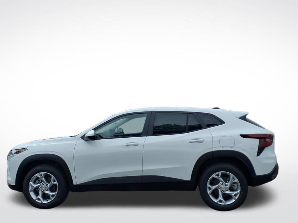 New 2026 Chevrolet Trax LS w/ LS Convenience Package FWD image 7