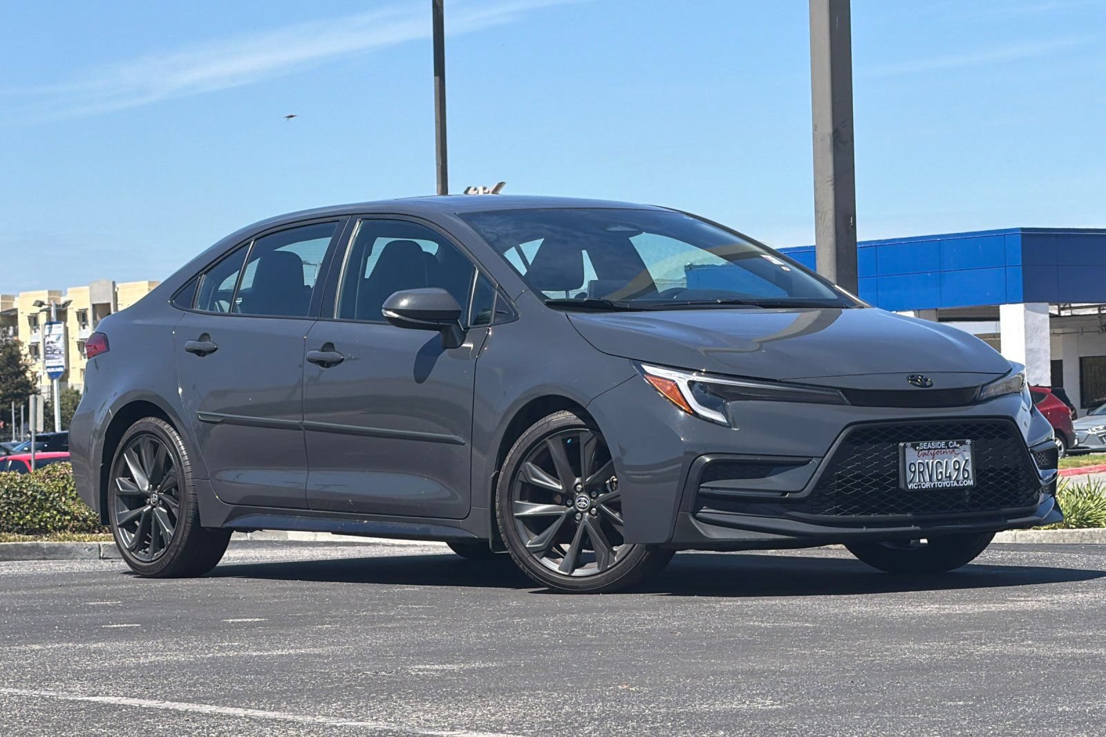 Used 2025 Toyota Corolla XSE FWD image 2