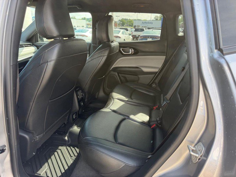 Used 2024 Jeep Compass Limited AWD/4WD image 8