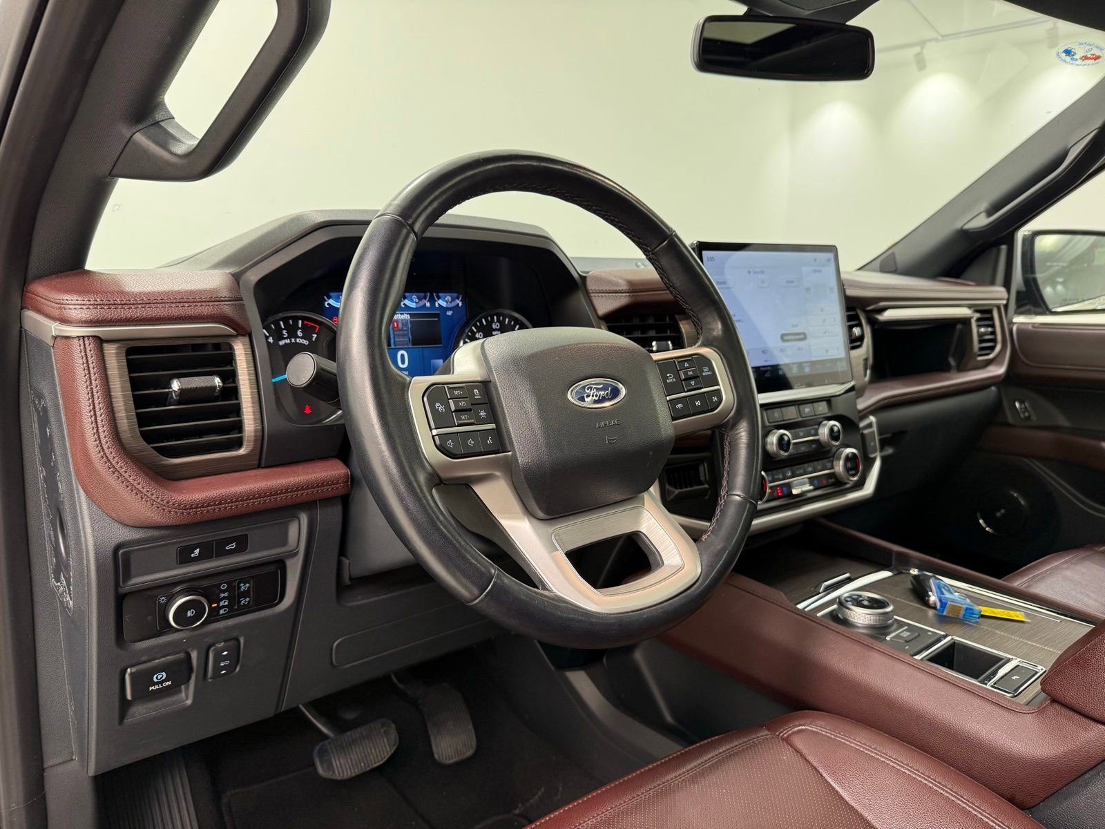 Used 2024 Ford Expedition Limited image 13