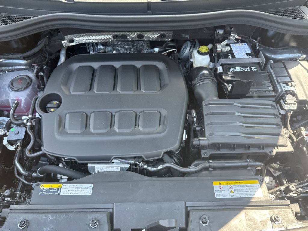 New 2026 Volkswagen Tiguan SE R-Line AWD/4WD image 18