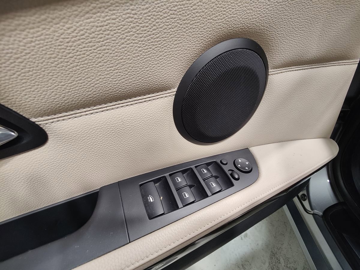 Used 2011 BMW 328i Convertible RWD image 21