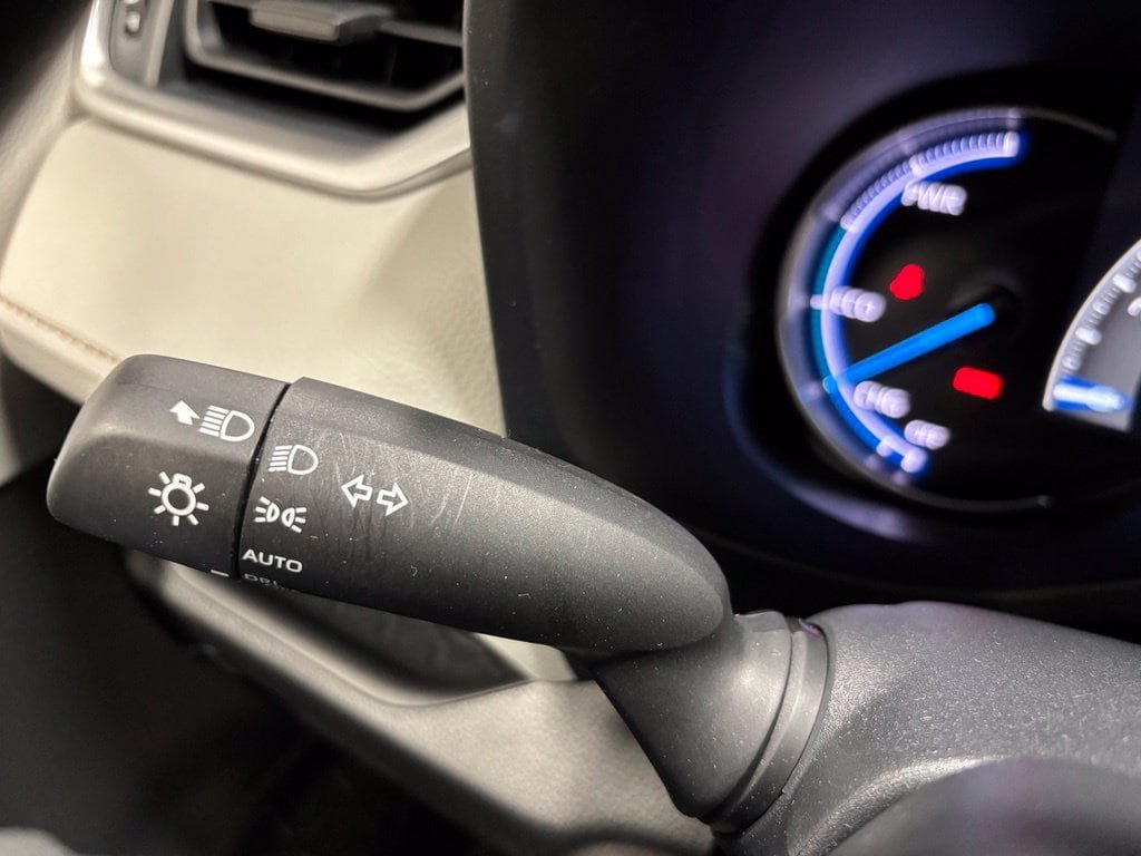 Used 2025 Toyota RAV4 XLE AWD/4WD image 21
