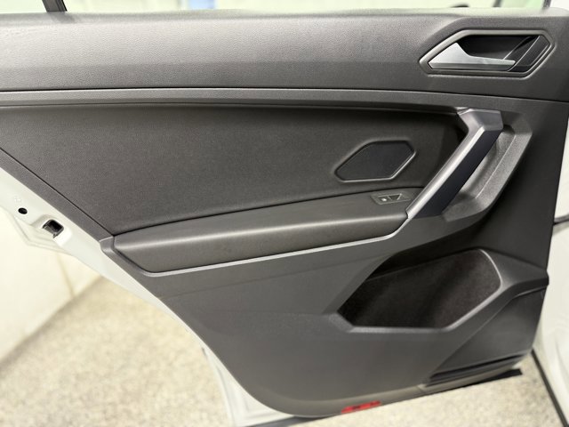 Used 2021 Volkswagen Tiguan SE R-Line AWD/4WD image 24