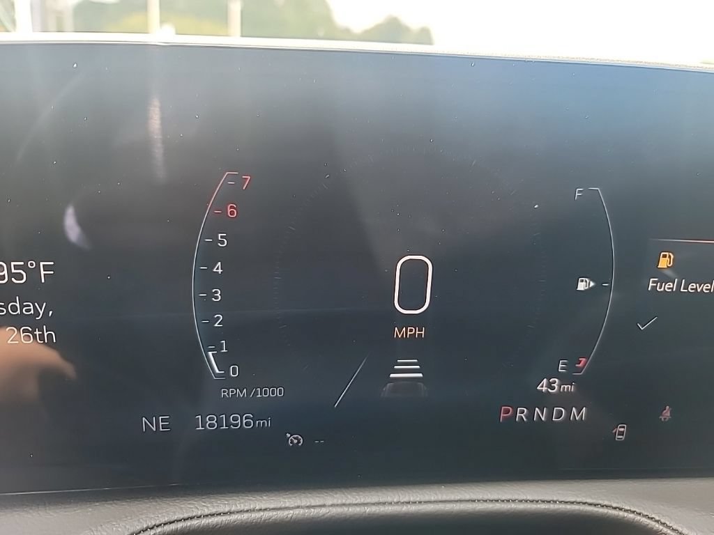 Used 2024 Cadillac XT4 Premium Luxury w/ Technology Package FWD image 19