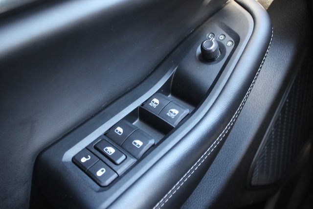 Used 2023 Jeep Grand Cherokee Altitude image 17