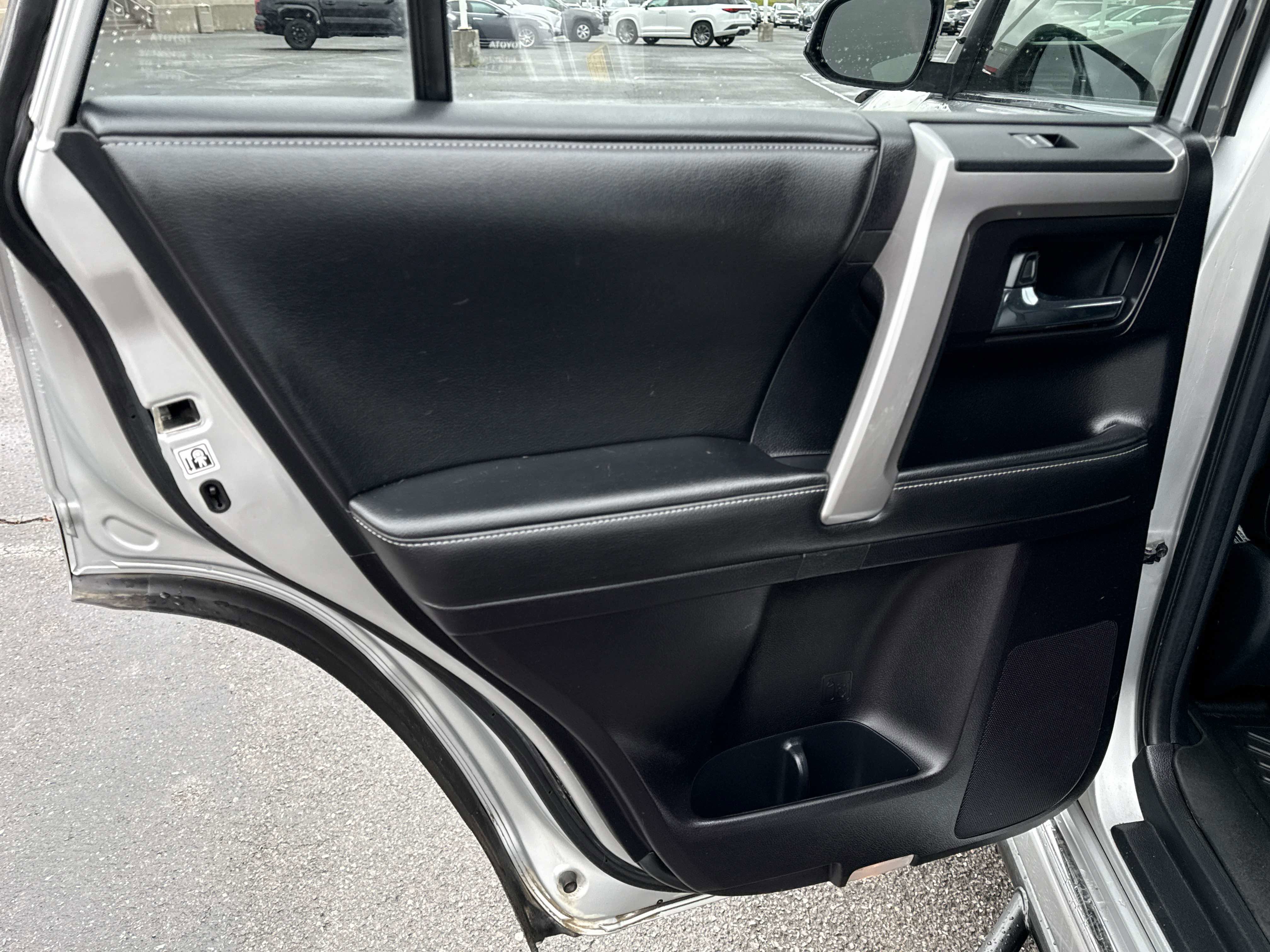 Used 2015 Toyota 4Runner Limited image 16