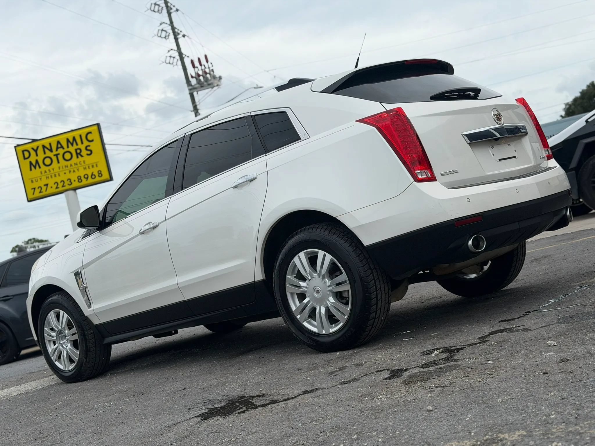 Used 2011 Cadillac SRX Luxury FWD image 3