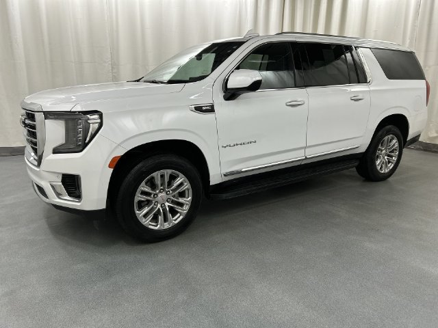 Used 2024 GMC Yukon XL SLT AWD/4WD image 2