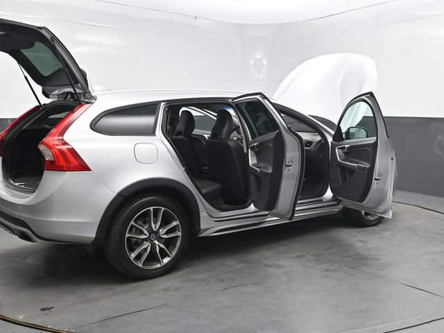 Used 2017 Volvo V60 T5 Cross Country w/ Convenience Package AWD/4WD image 50