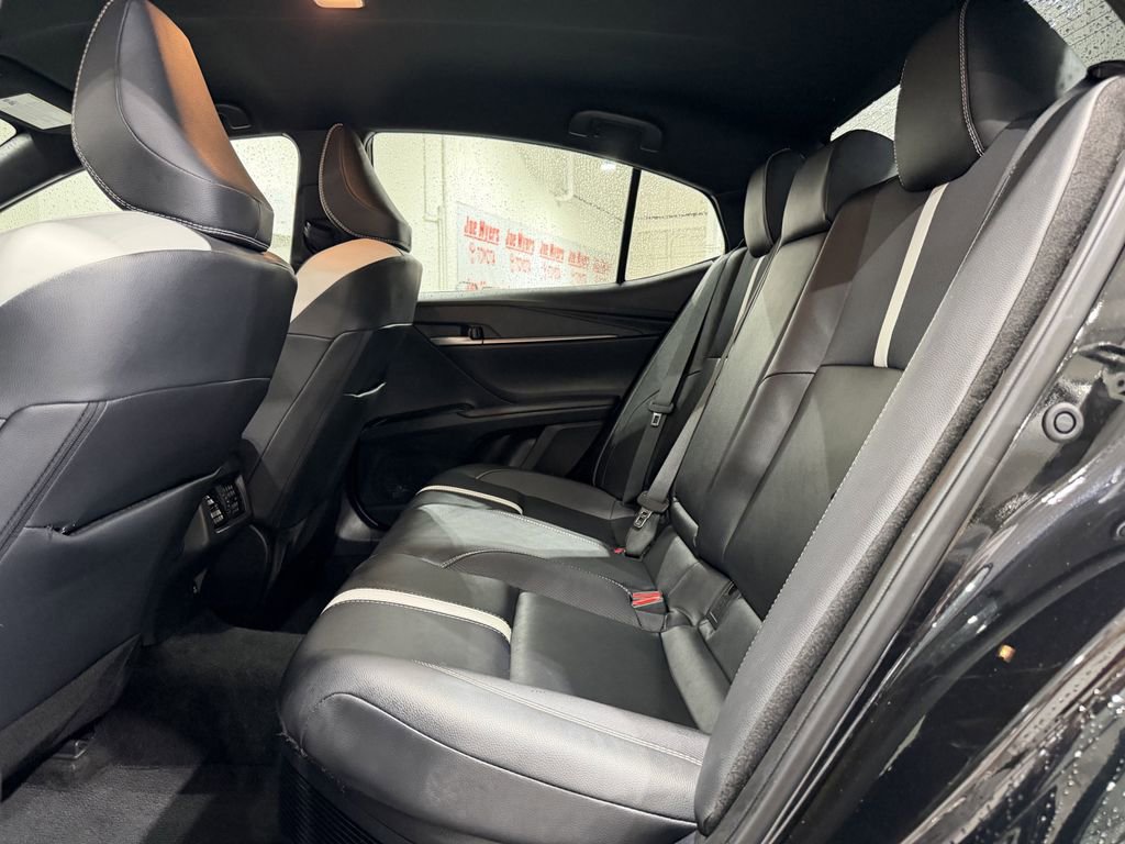 Used 2025 Toyota Camry SE FWD image 29