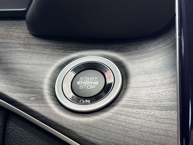 Used 2023 Jeep Grand Cherokee Limited w/ Black Appearance Package AWD/4WD image 29