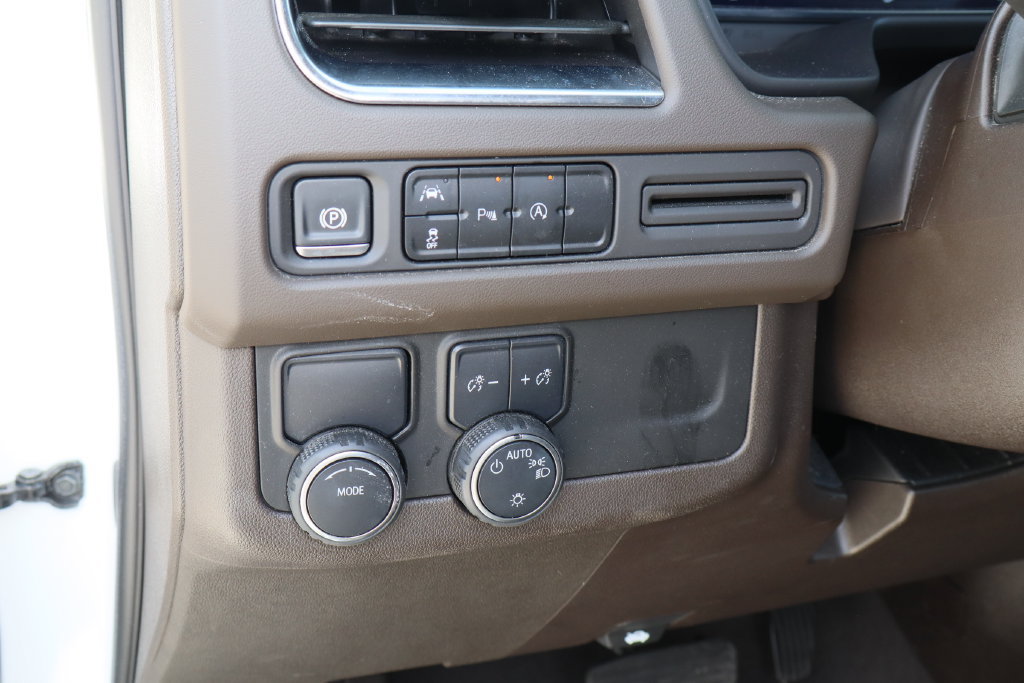 Certified 2024 Chevrolet Suburban LT RWD image 13