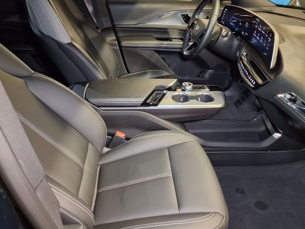 Used 2024 Cadillac Lyriq Tech RWD image 20