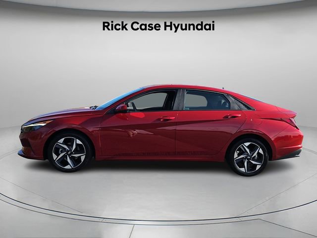 Used 2023 Hyundai Elantra SEL w/ Convenience Package image 3