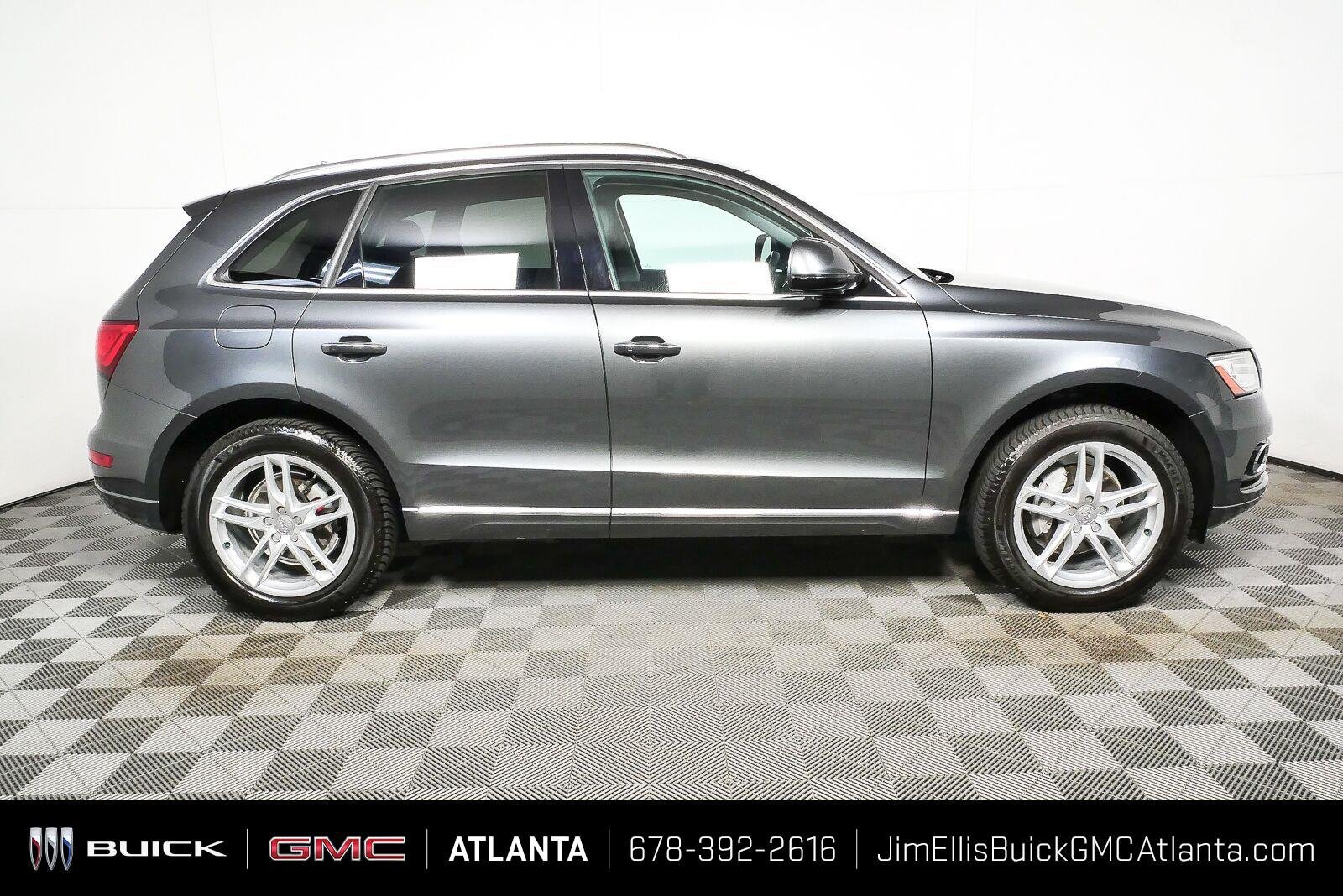 Used 2016 Audi Q5 2.0T Premium Plus w/ Technology Package AWD/4WD image 2