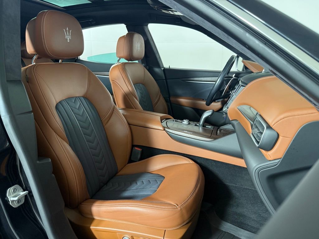 Used 2021 Maserati Levante S GranLusso image 29