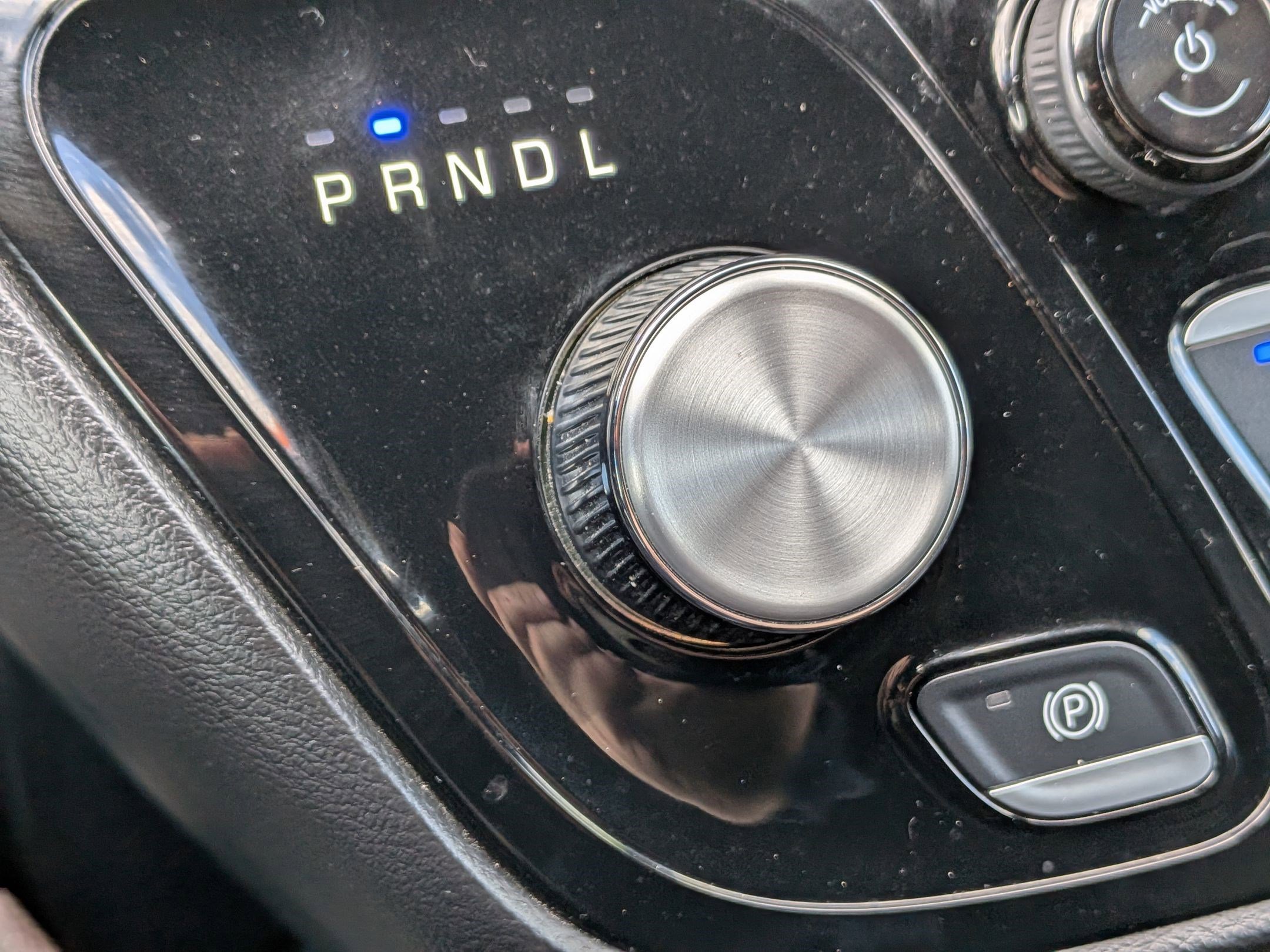 Used 2025 Chrysler Pacifica Select image 26