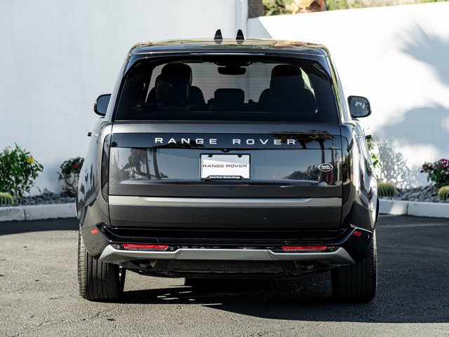 Used 2023 Land Rover Range Rover SE image 8