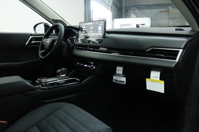 New 2026 Mitsubishi Outlander SE FWD image 16