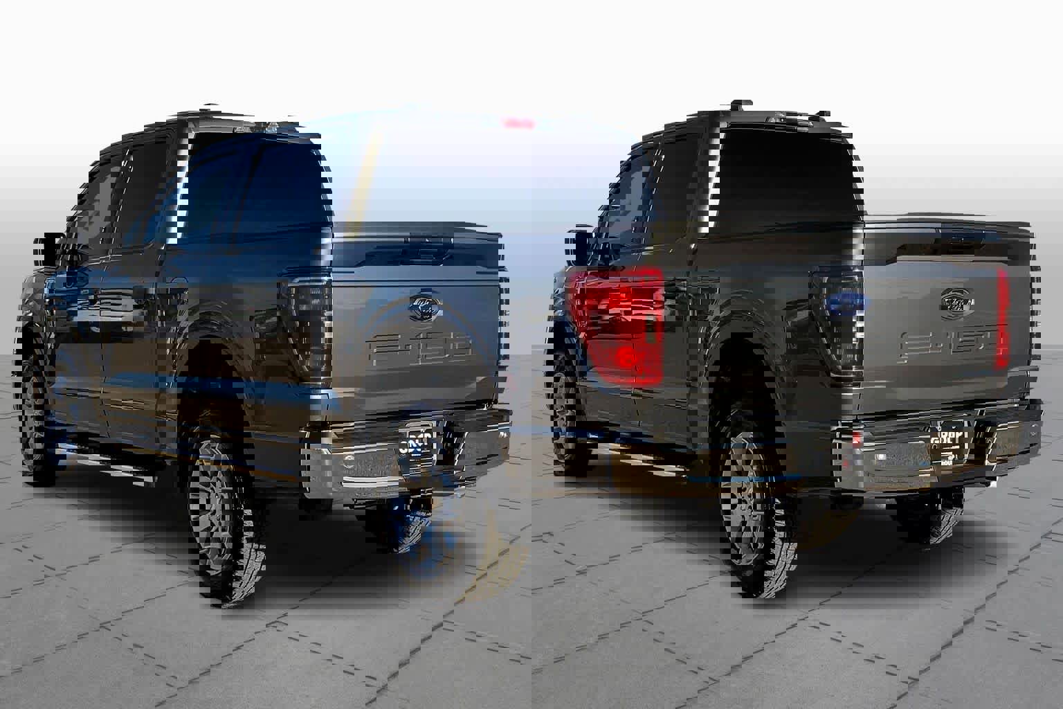 Used 2022 Ford F150 XLT w/ Equipment Group 301A Mid image 11